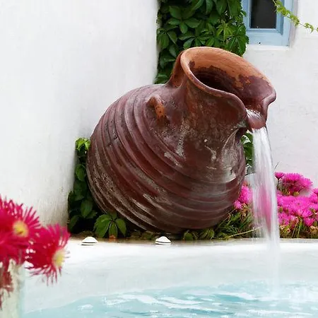 Luxury Villa In Megalochori Santorini With Jacuzzi Φηρά