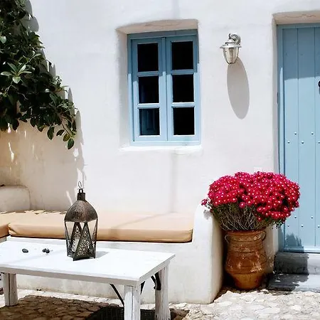 Βίλα Luxury Villa In Megalochori Santorini With Jacuzzi